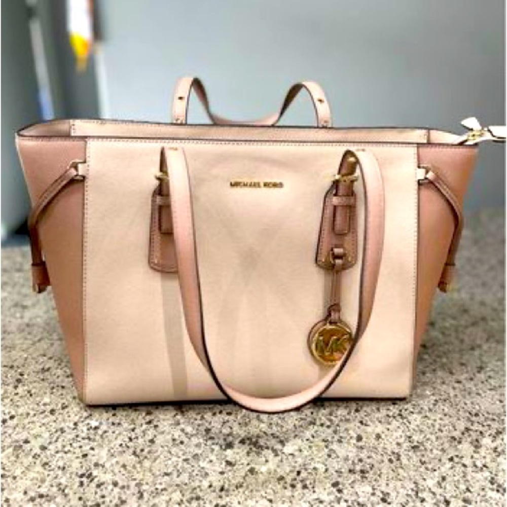 Michael Kors Beautiful 3 compartments purse